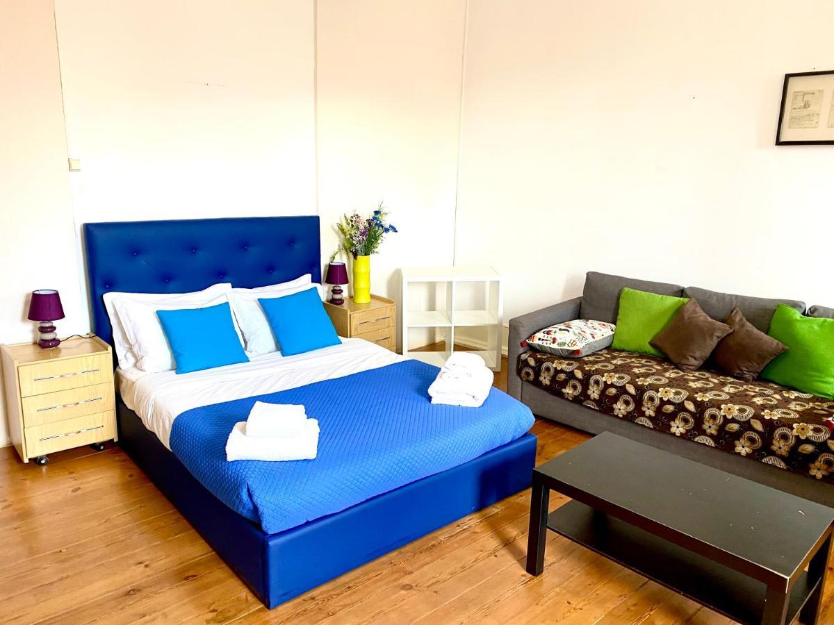 Classic Chiado 1 - Central Guest House Room With Shared Bathroom Лиссабон Экстерьер фото